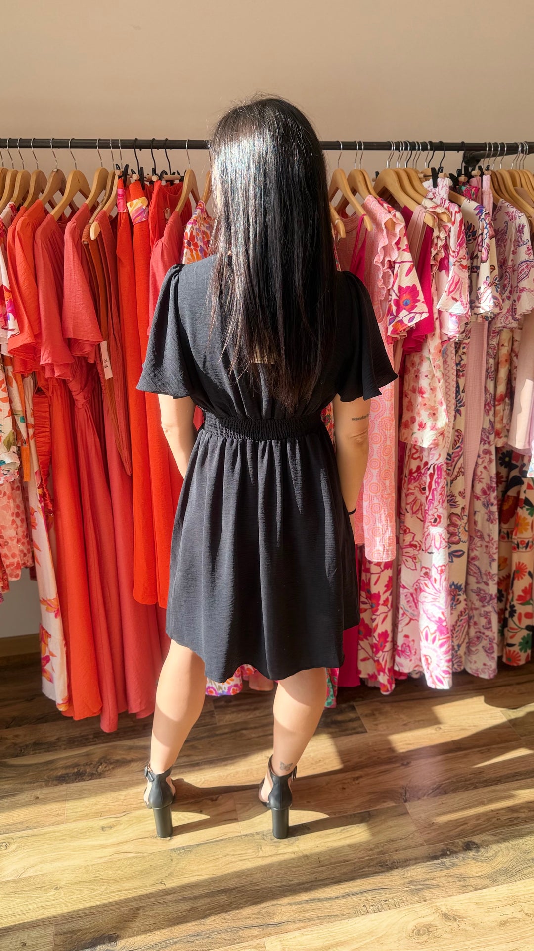 Robe courte Anail noir (PRÉCOMMANDE expédition 13 Mai