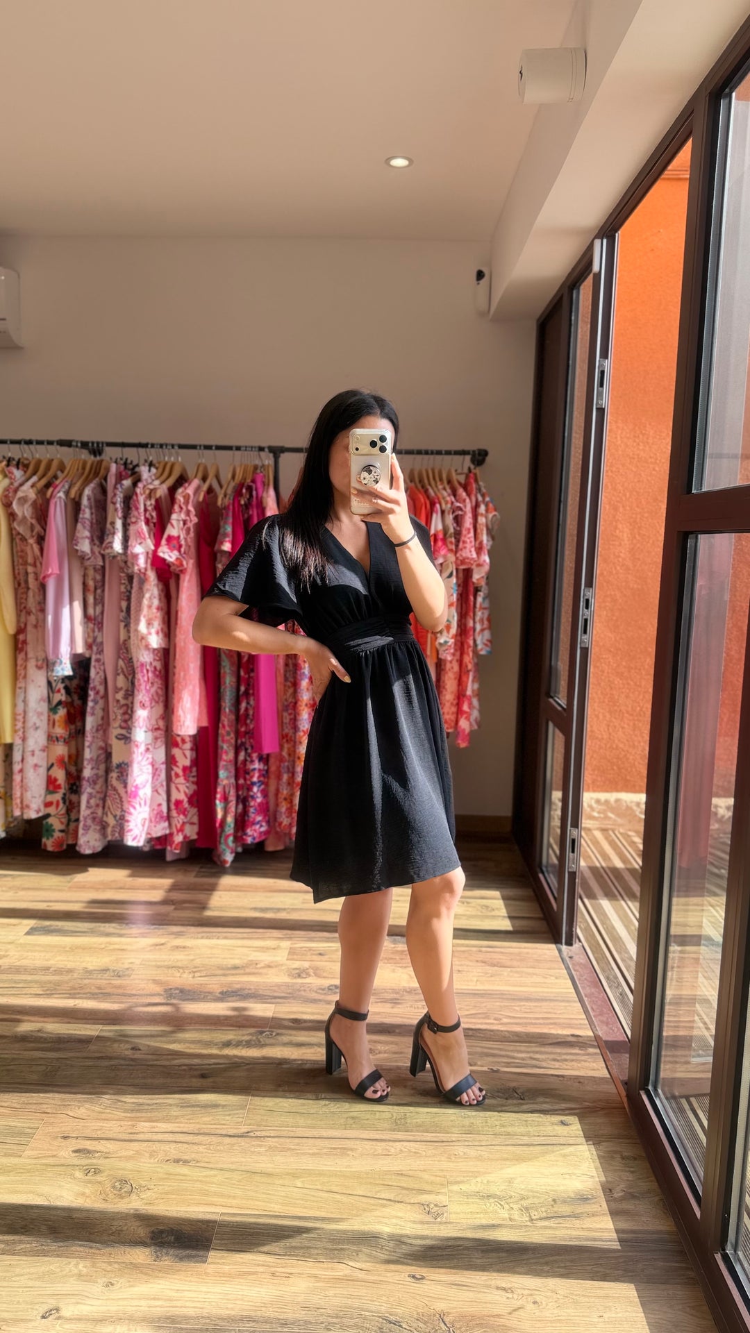 Robe courte Anail noir (PRÉCOMMANDE expédition 13 Mai