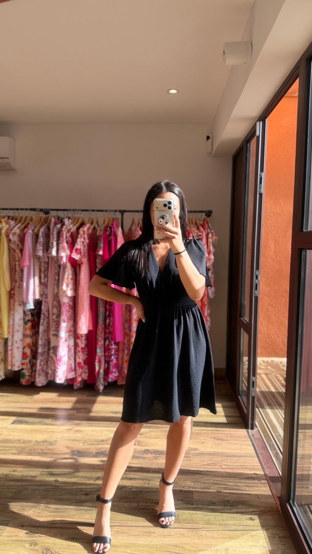 Robe courte Anail noir CURVY (PRÉCOMMANDE EXPÉDITION 28/05)