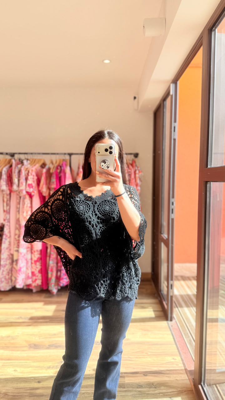 Top crochet noir