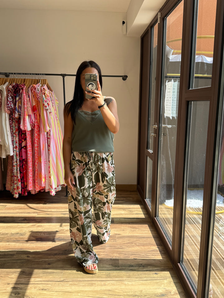 Top Christy Kaki
