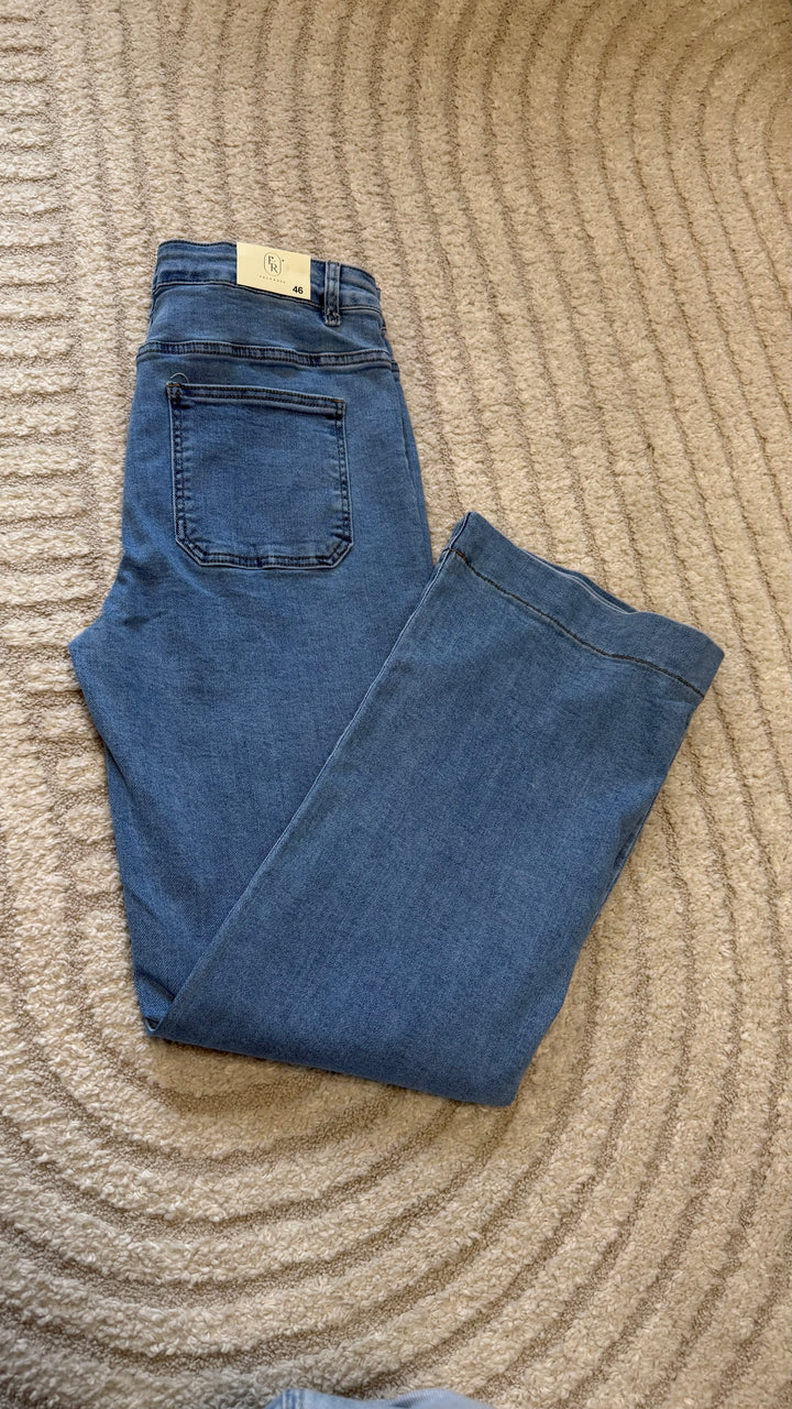 Jean Lili CURVY