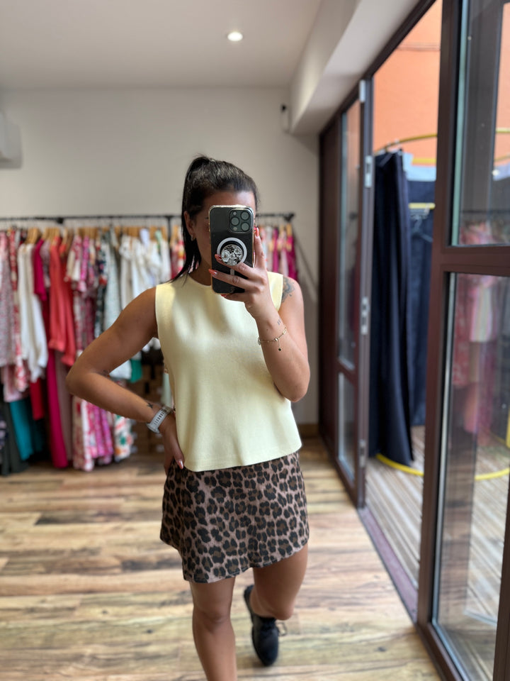 Pull sans manches jaune